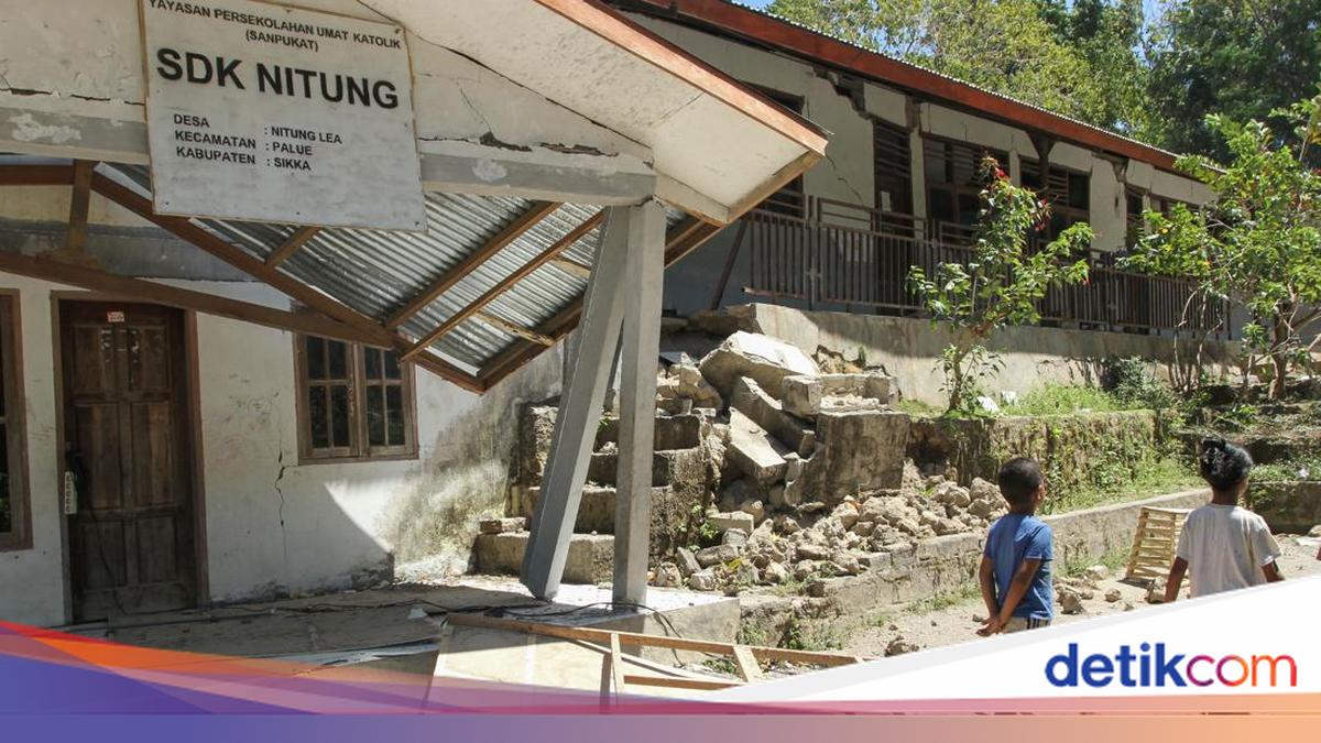 Jalur Darat Terputus, Bantuan Gempa NTT Dikirim Lewat Laut dan Udara