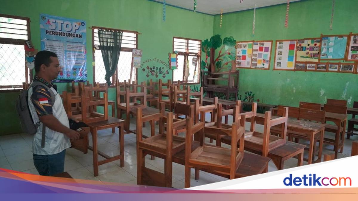 Pertamina Beri Bantuan Meja &amp; Kursi Dukung Kegiatan SDN Batu Cermin NTT