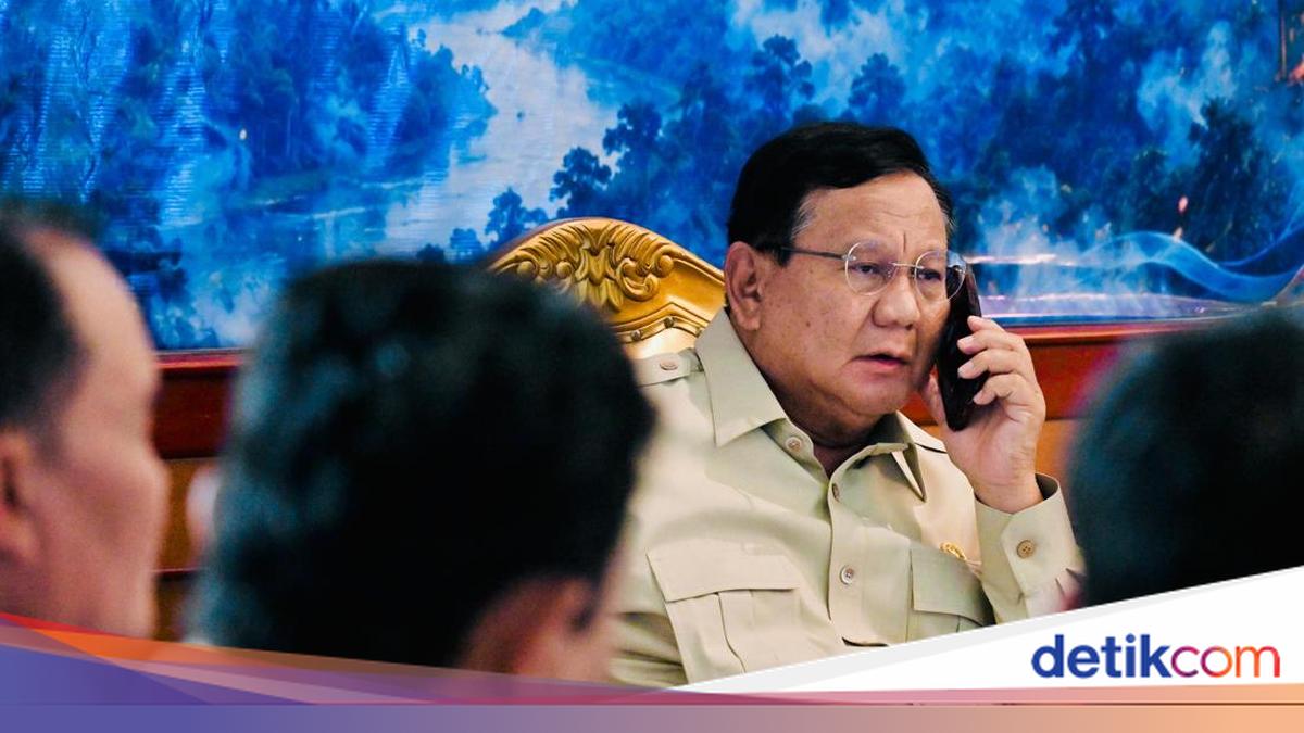 Momen Prabowo Telepon di Tengah Rapat, Minta Tambahan Alat untuk Atasi Karhutla