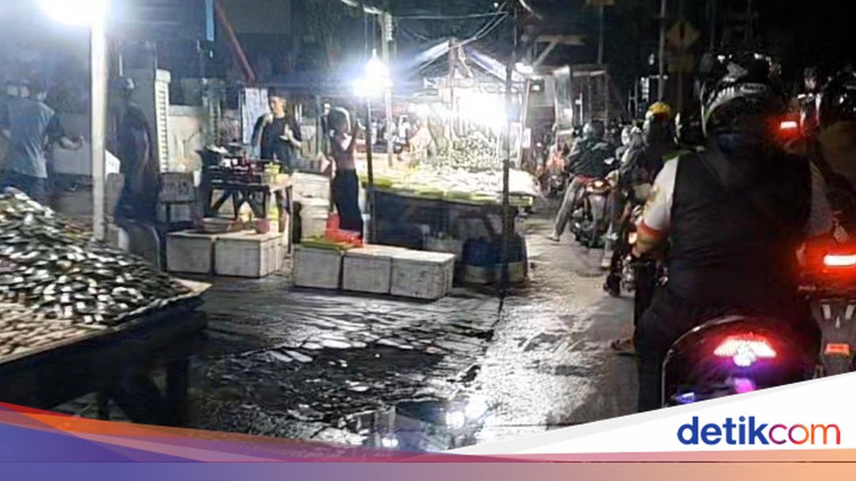 Pedagang Ditertibkan, Begini Kondisi Jalan Depan Kramat Jati Saat Malam