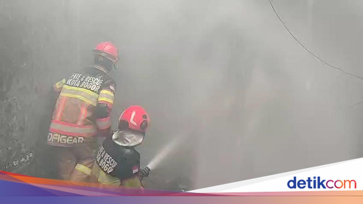 Rumah di Bantarjati Bogor Kebakaran, 3 Penghuni Terluka