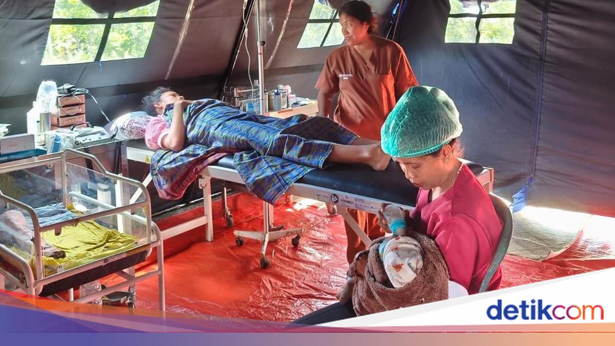 Gempa NTT, Bayi Laki-Laki Ini Lahir Selamat di Tenda Karang Taruna