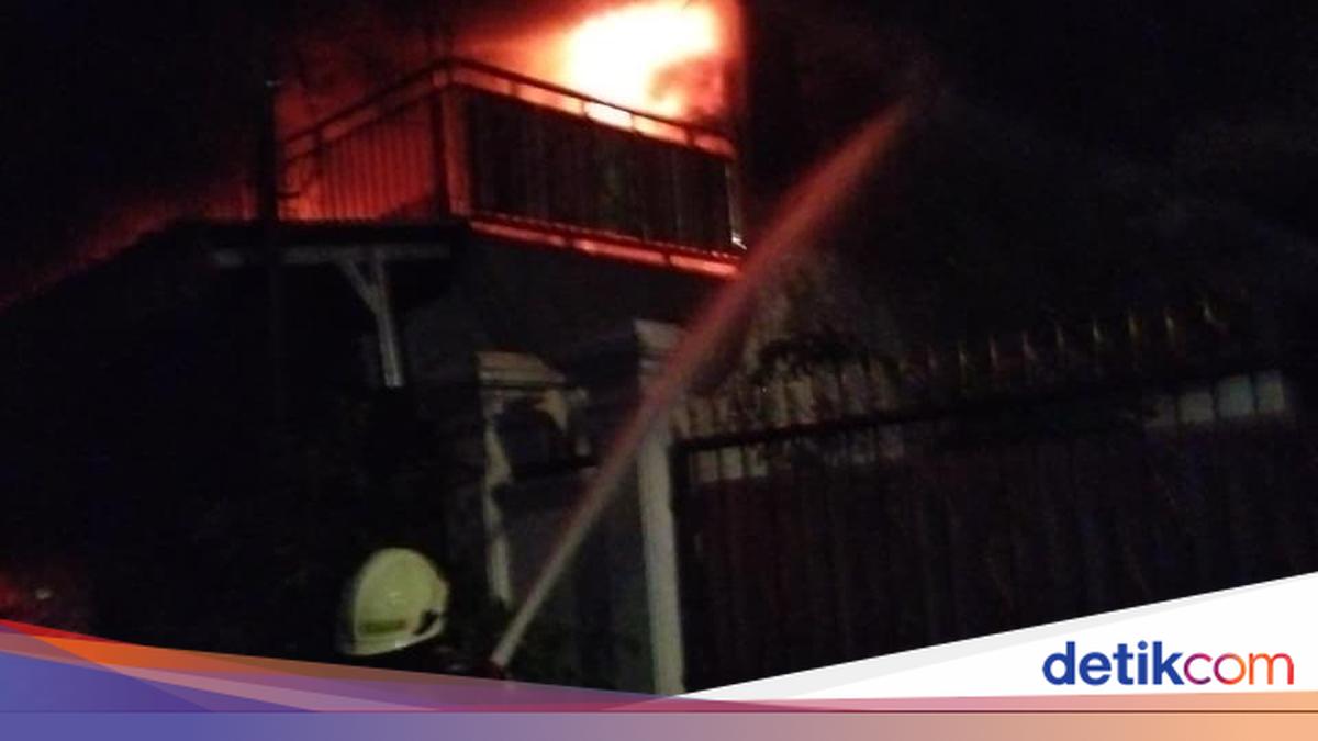 Kebakaran Kosan dan Ruko Fotokopi di Tebet, 4 Orang Tewas