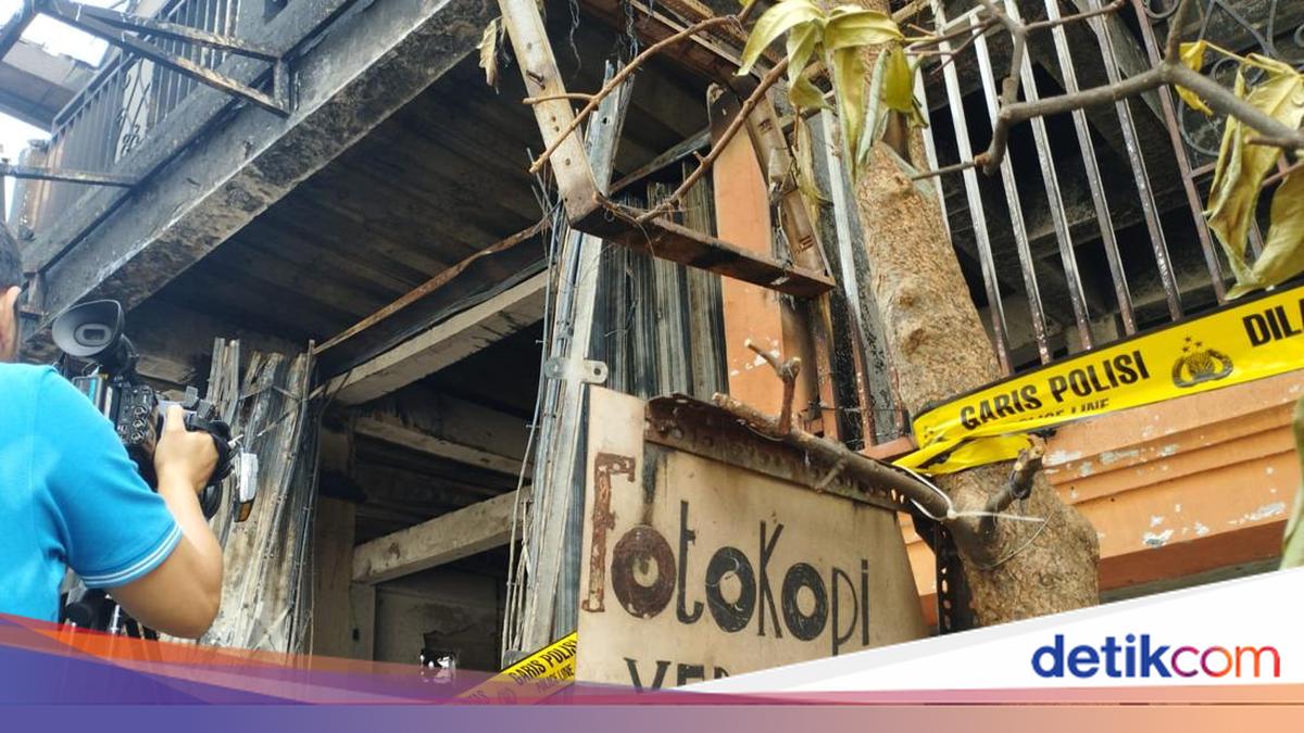Puslabfor Olah TKP Kebakaran Maut Tewaskan 4 Orang di Tebet Jaksel