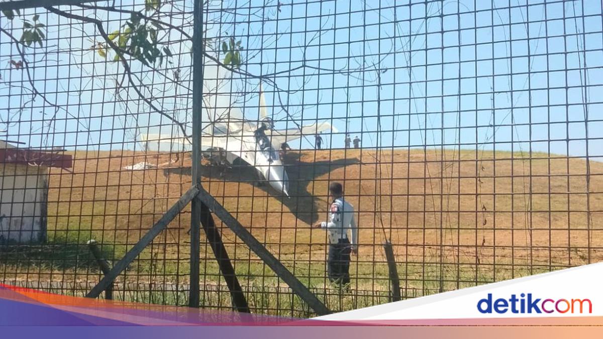 Pesawat Sukhoi TNI AU Tergelincir di Landasan Pacu Bandara Sultan Hasanuddin
