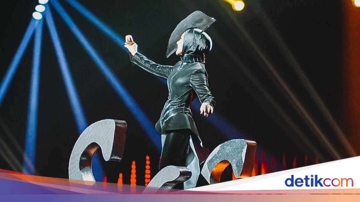 Manja... Penampilan Syahrini Comeback Setelah 6 Tahun Vakum Nyanyi