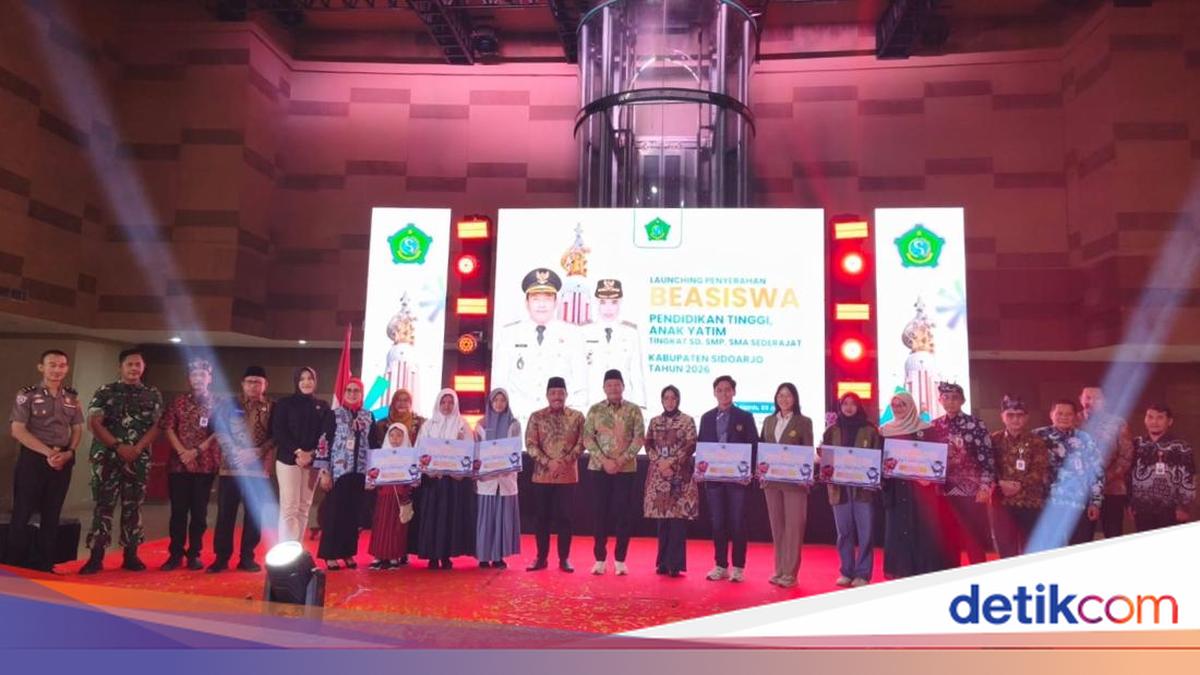 Beasiswa Pemkab Sidoarjo Ringankan Biaya Pendidikan Ribuan Pelajar-Mahasiswa