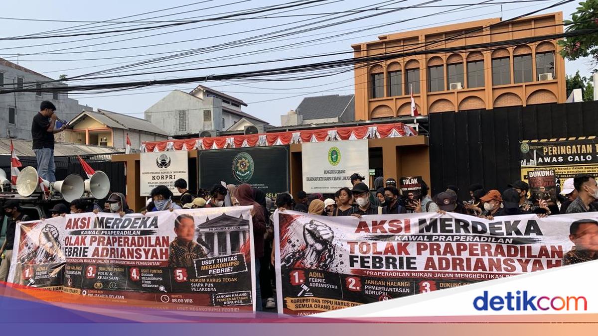 Massa Demo Jelang Sidang Putusan, Desak Hakim Tolak Praperadilan Febrie