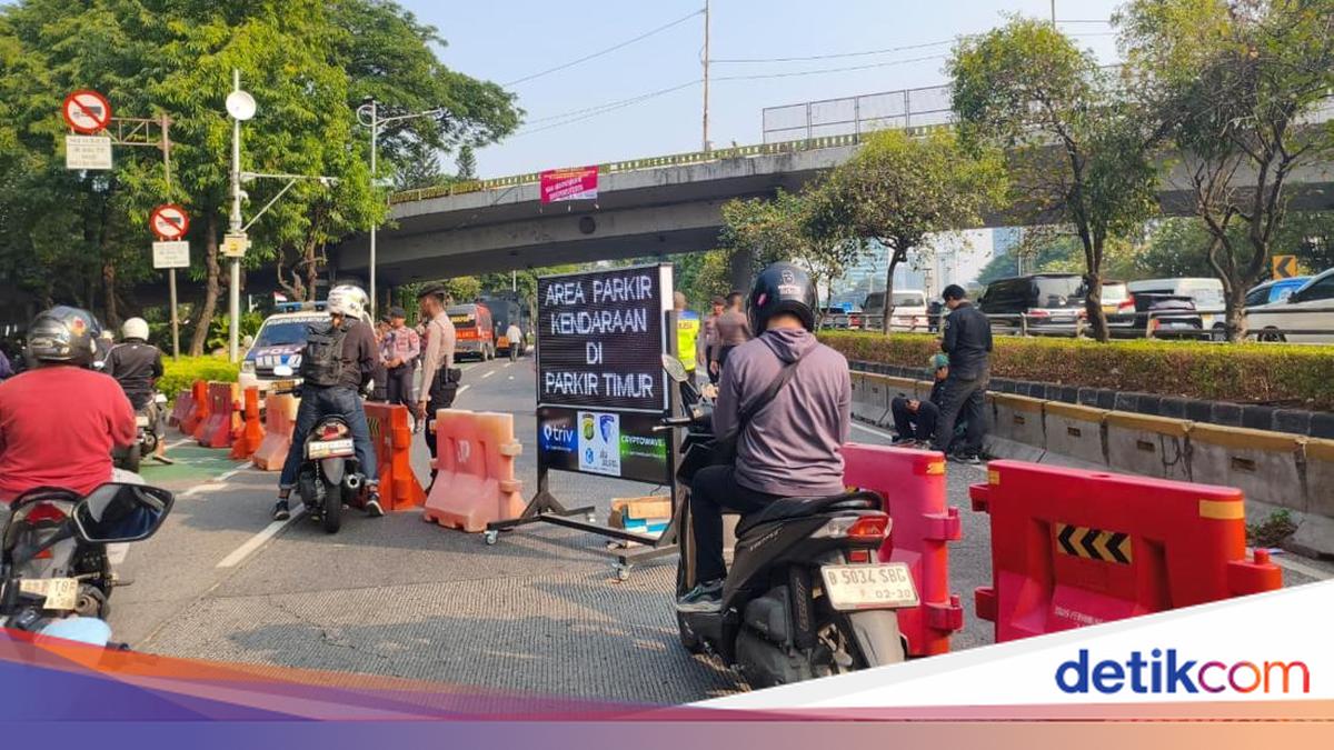 Lalin Jalan Gatsu Dialihkan ke Gerbang Pemuda Jelang Aksi di DPR