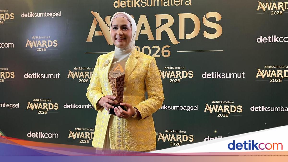 Raih detikSumatera Awards, Karmila Sari Dorong Pemerataan Pendidikan-Peran Perempuan