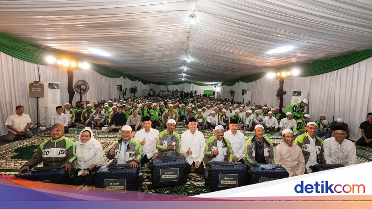 Momen 70 Driver Gojek Persiapan Berangkat Umrah Bulan Depan, Haru &amp; Khidmat