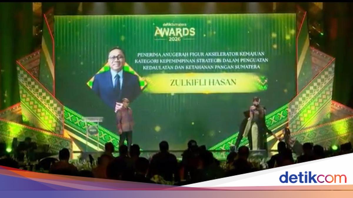 Konsisten Perkuat Ketahanan Pangan Sumatera, Zulhas Raih detikSumatera Awards 2026