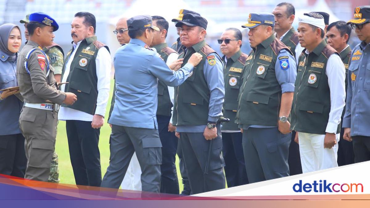 Herman Deru Raih Penghargaan Gubernur Inisiator Aslinmas Indonesia