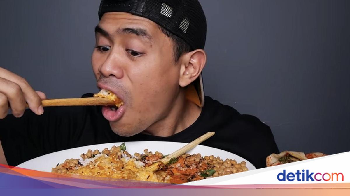 Tanboy Kun Mukbang Natto dan Telur Mentah, Awalnya Enak Berujung Mual!