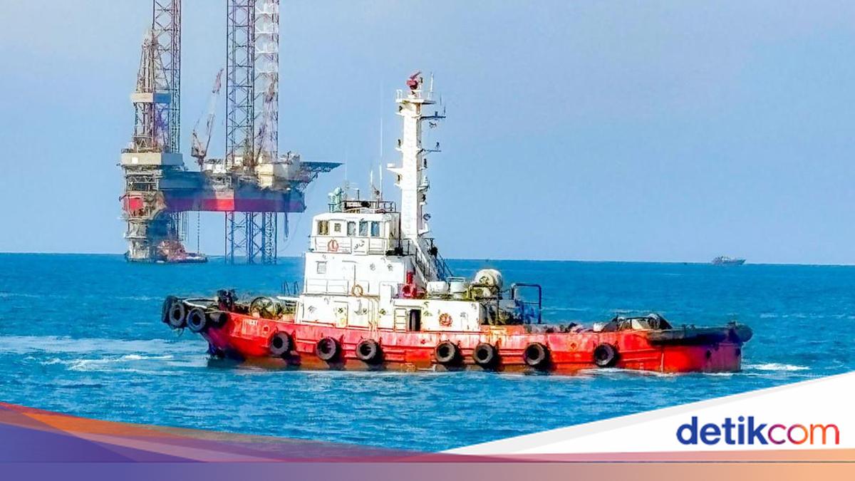 Kapal Mungil Ini Jadi 'Pengawal' Tanker Migas di Balongan