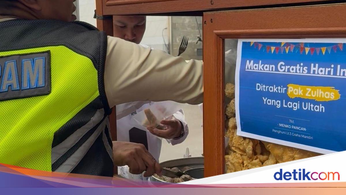 Zulhas Borong Dagangan 19 UMKM, Pedagang: Alhamdulillah Senang Sekali