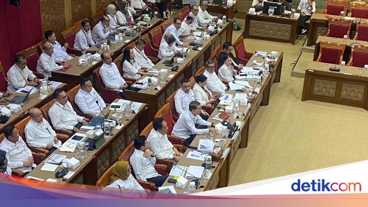 Fadli Zon Ungkap Rekonstruksi Desa Adat Sade Butuh Anggaran Rp 30 M