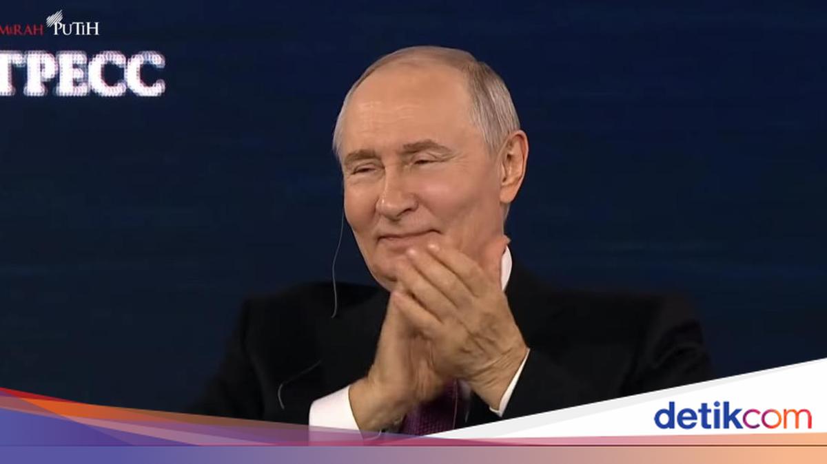 Senyum dan Tepuk Tangan Putin Saat Prabowo Kutip Pepatah Rusia