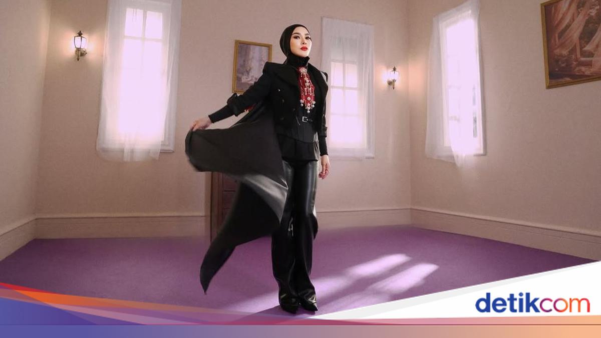 Slay! Syahrini Bagikan Foto Masak Pasta hingga Makan Bareng Suami Tercinta