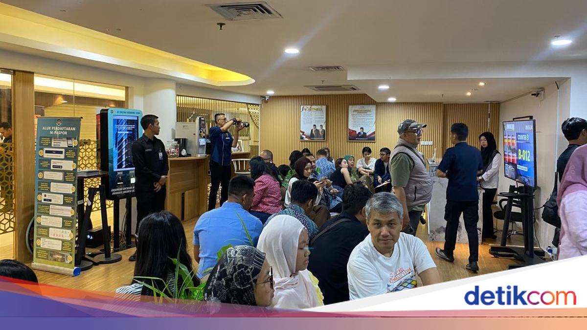 Antusiasme Warga Bikin Paspor di Layanan Akhir Pekan Immigration Lounge PIM