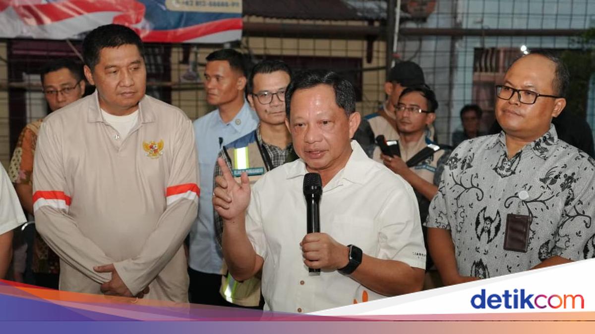 Mendagri Tinjau Bedah Rumah di Bukit Duri, Minta Pemda Percepat Perbaikan