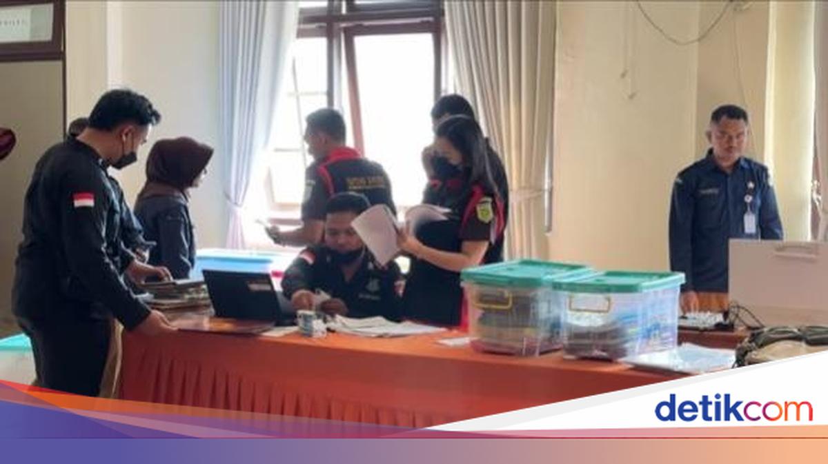 Dugaan Korupsi Dana Hibah Rp 28 M, Kantor KPU Manggarai Barat Digeledah