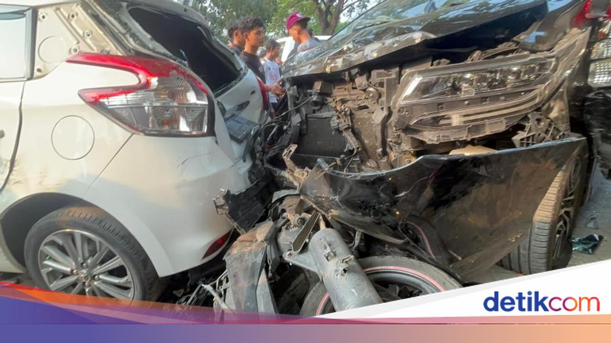 Kronologi Laka Beruntun Alphard Tabrak Motor-Mobil di Surabaya