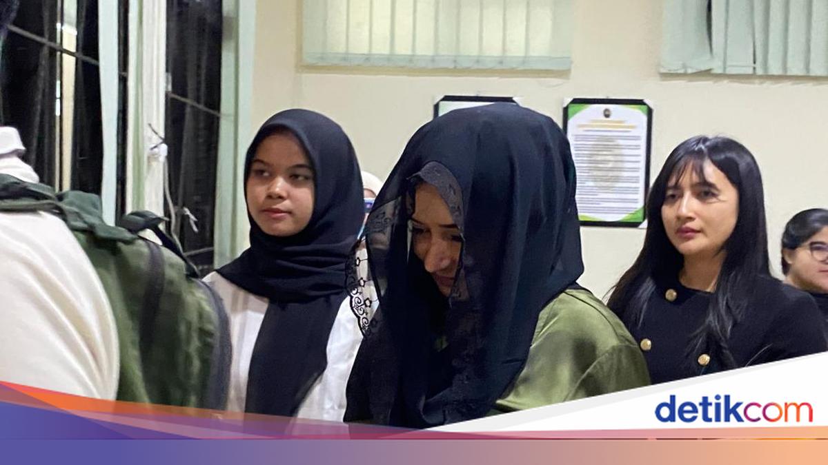 Fadia Arafiq Eks Bupati Pekalongan Sebut THR dari Bawahan Sudah Tradisi