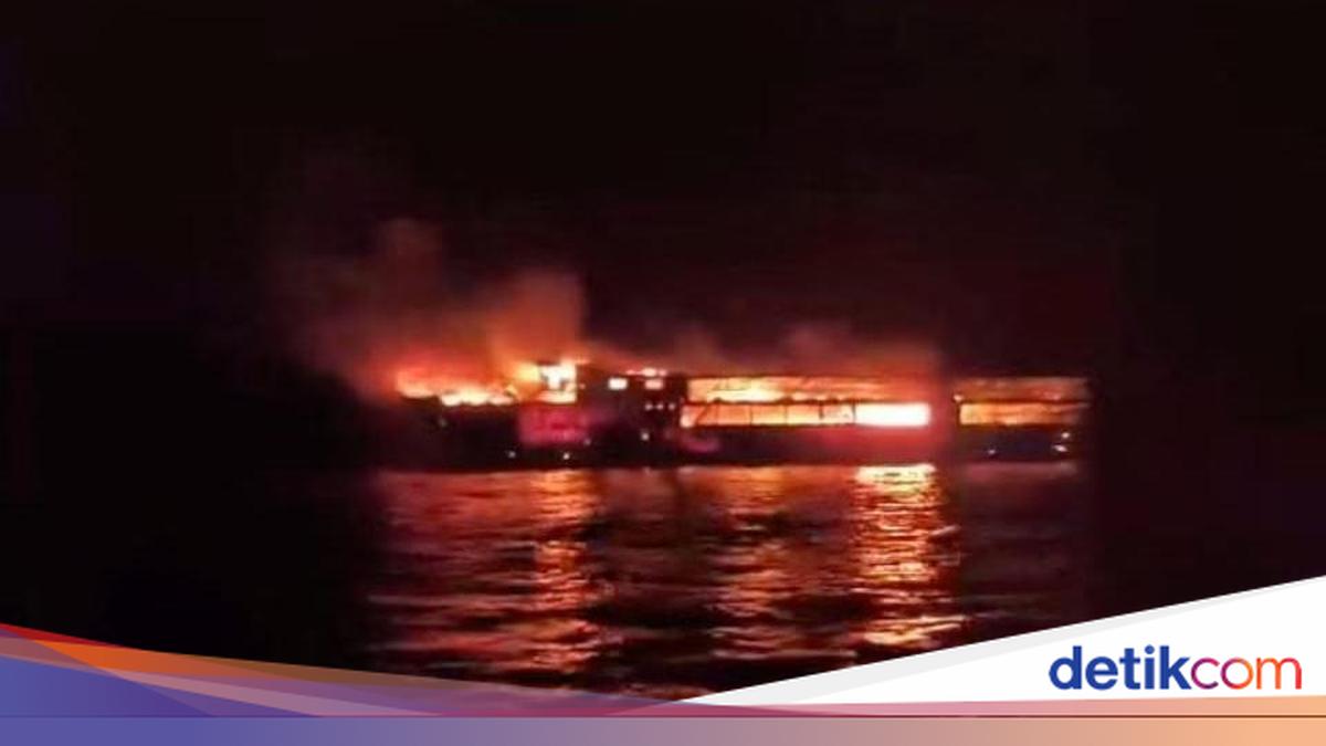 Kapal Feri Terbakar di Filipina: 5 Korban Tak Selamat-Puluhan Orang Masih Dicari
