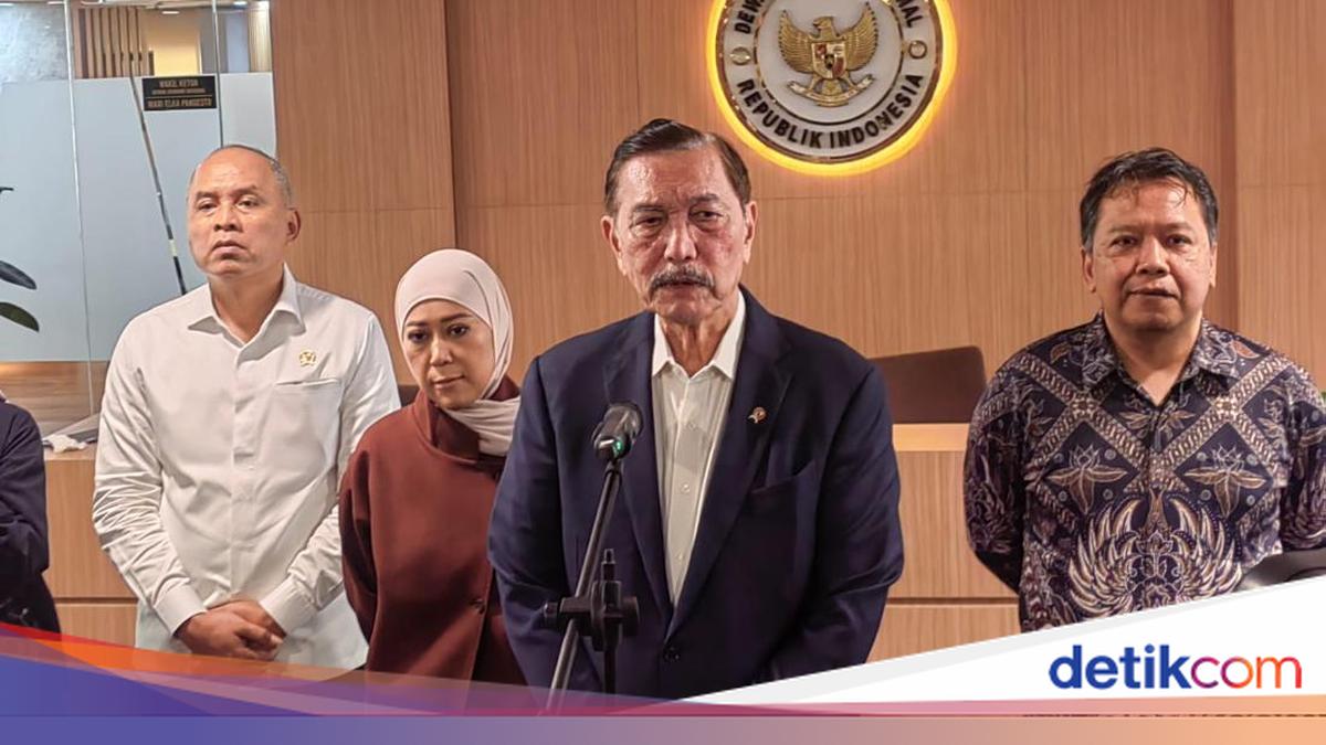 Luhut Sebut Digitalisasi Bansos Meluncur Bulan Depan!