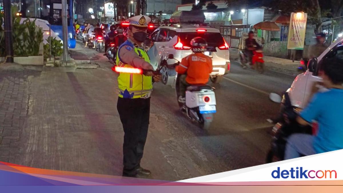 Ini Biang Kerok Exit Tol Sawangan Depok Macet Parah