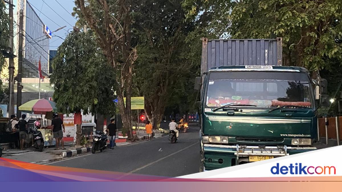 Kecelakaan Beruntun di Parepare, Pemotor Tewas Terlindas Truk Tronton