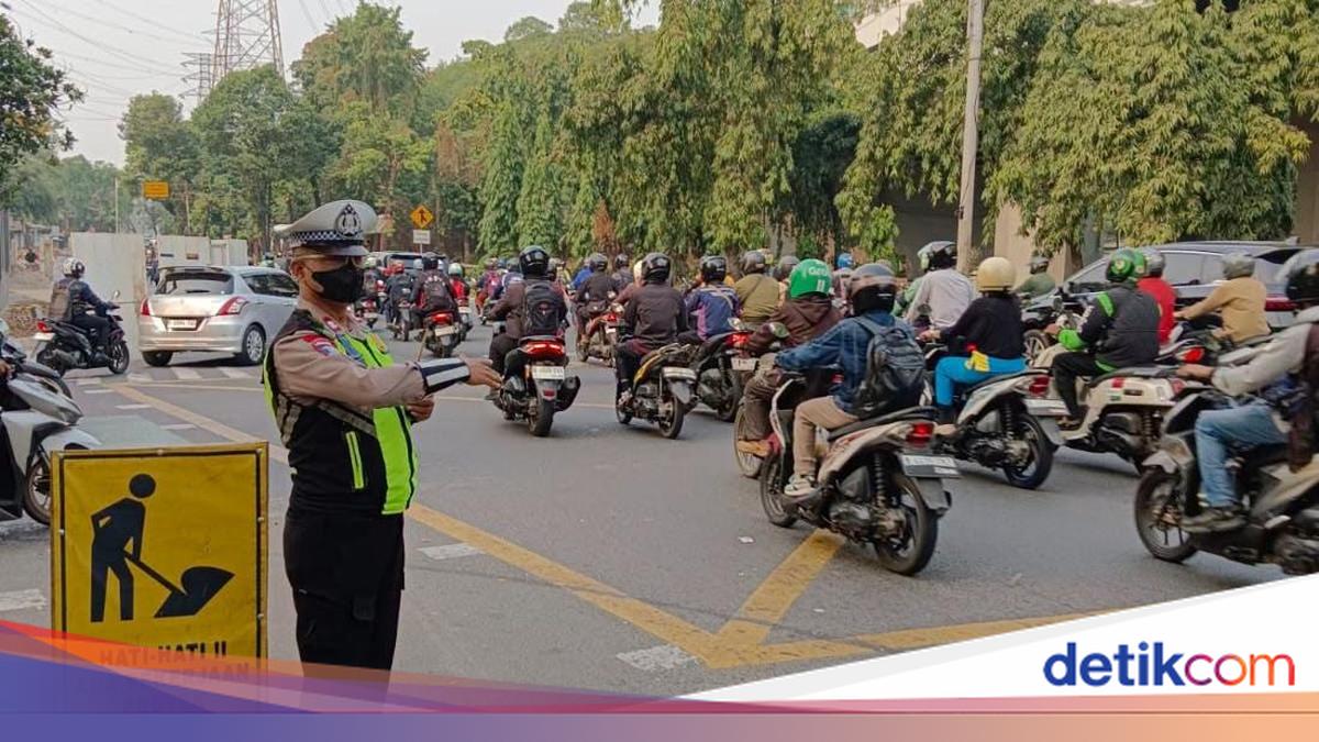 Ada Proyek Galian, Lalin di Halim Arah Cawang Macet Pagi Ini
