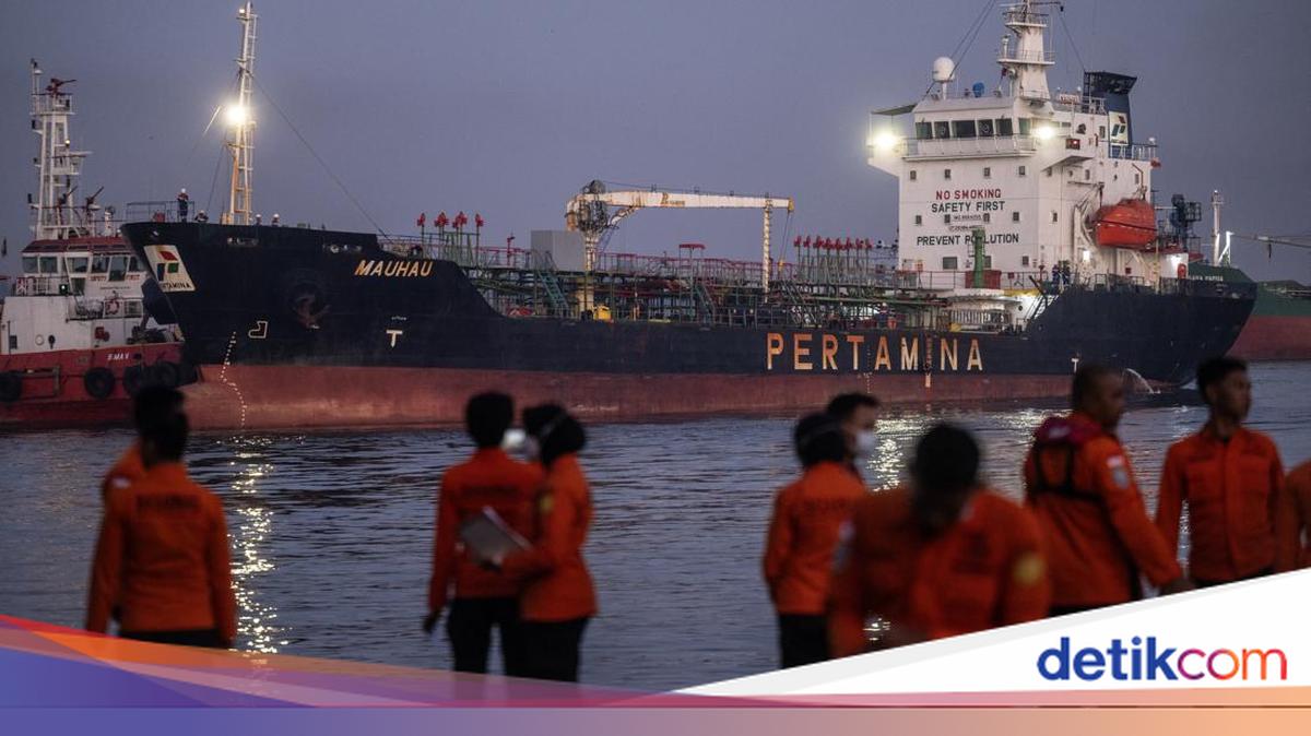 Pertamina Serahkan 16 Korban Kapal Virgo ke Basarnas