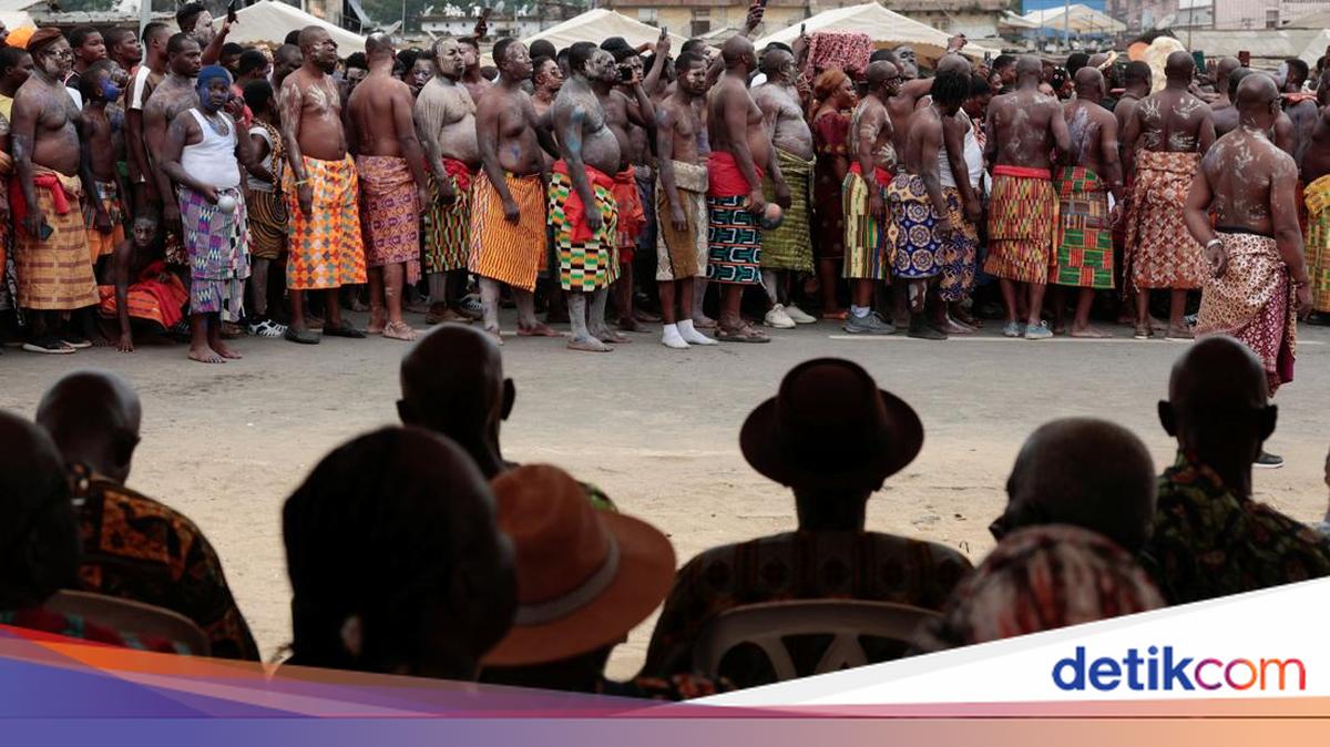 Melihat Tradisi Fatchue, Ritual Kedewasaan dan Regenerasi Suku Atchan