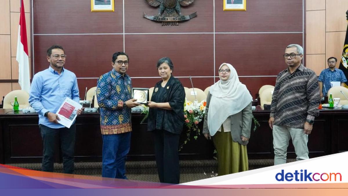 Terima Delegasi KNHTN IX, Waka MPR Dorong Penguatan Demokrasi Negara Hukum