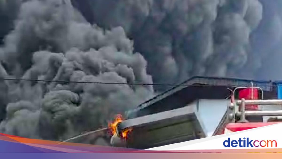 Asap Membubung, Ada 2 Kebakaran Bersamaan di Dekat Bandara Soetta