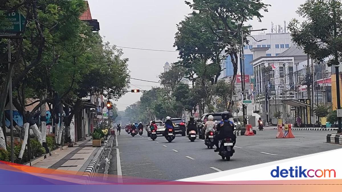 Angin Bawa Asap Karhutla Kalteng-Kalsel hingga Balikpapan-IKN