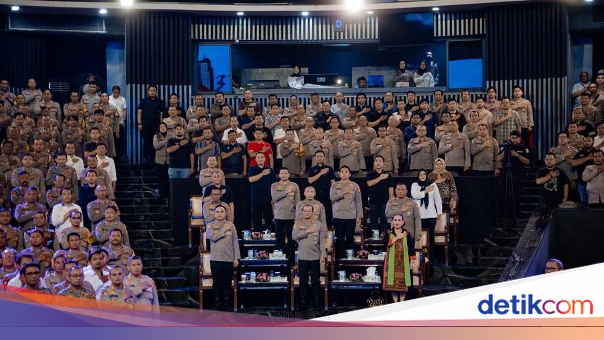 Gagas Program 'Bapak Asuh' Polda Metro Hadirkan Polri Lebih Dekat dengan Pelajar