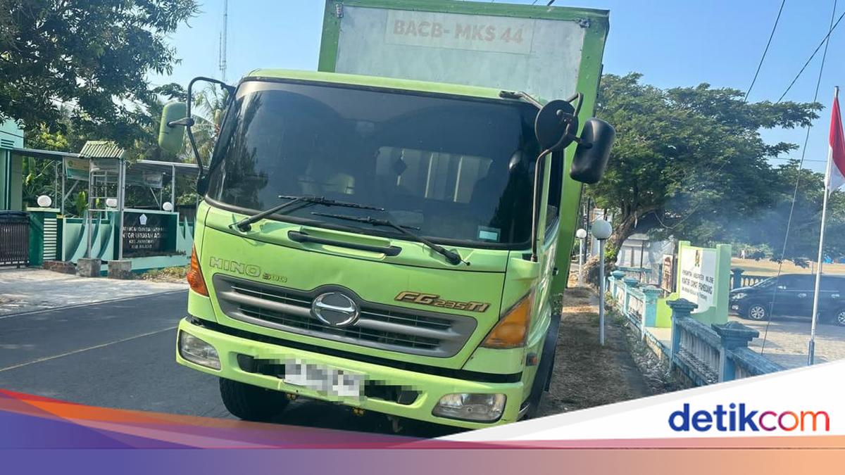 Pemotor Tewas Terlindas Truk di Jalan Trans Majene
