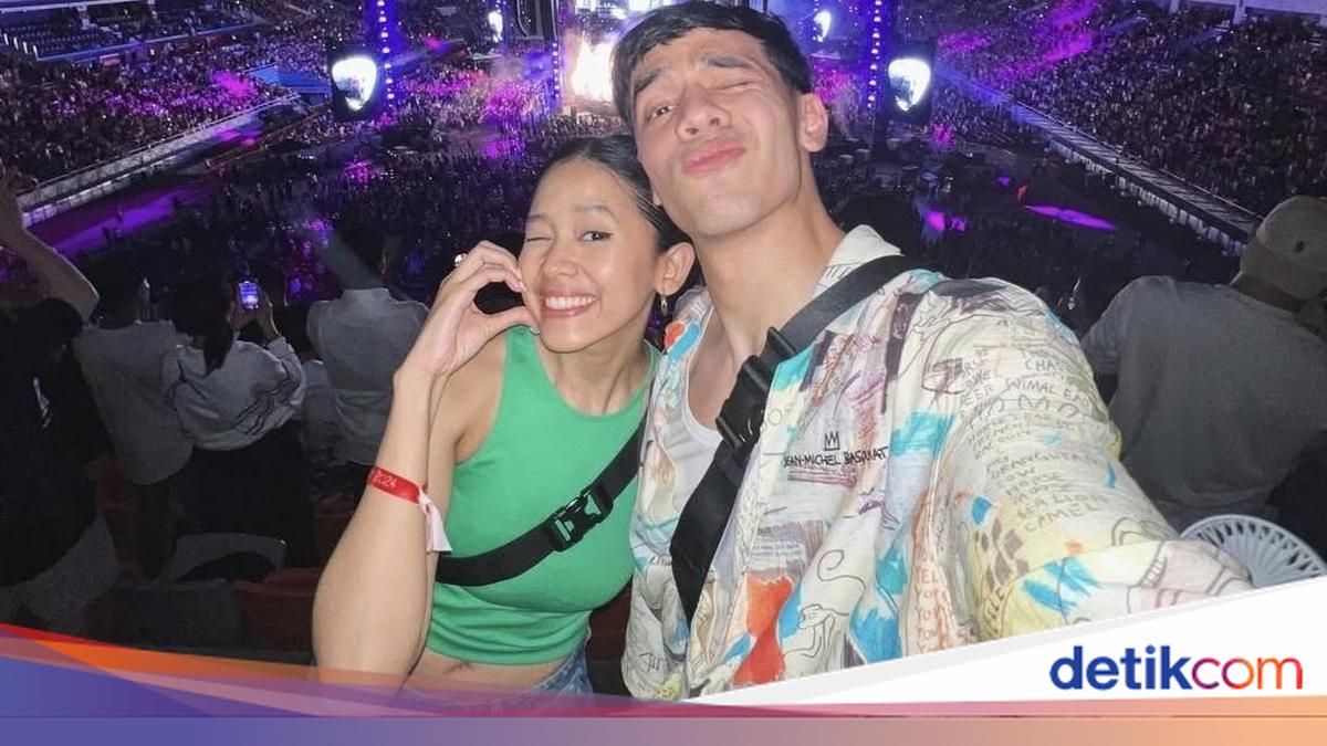 Asyiknya Mario Caesar saat Kulineran dan Minum Kopi Sampai ke Belanda