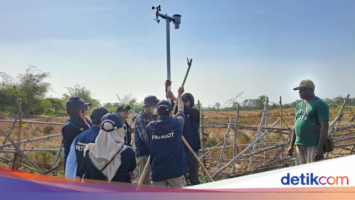 Tim Ekspedisi Patriot IPB Pasang Alat Pemantau Cuaca untuk Petani Merauke