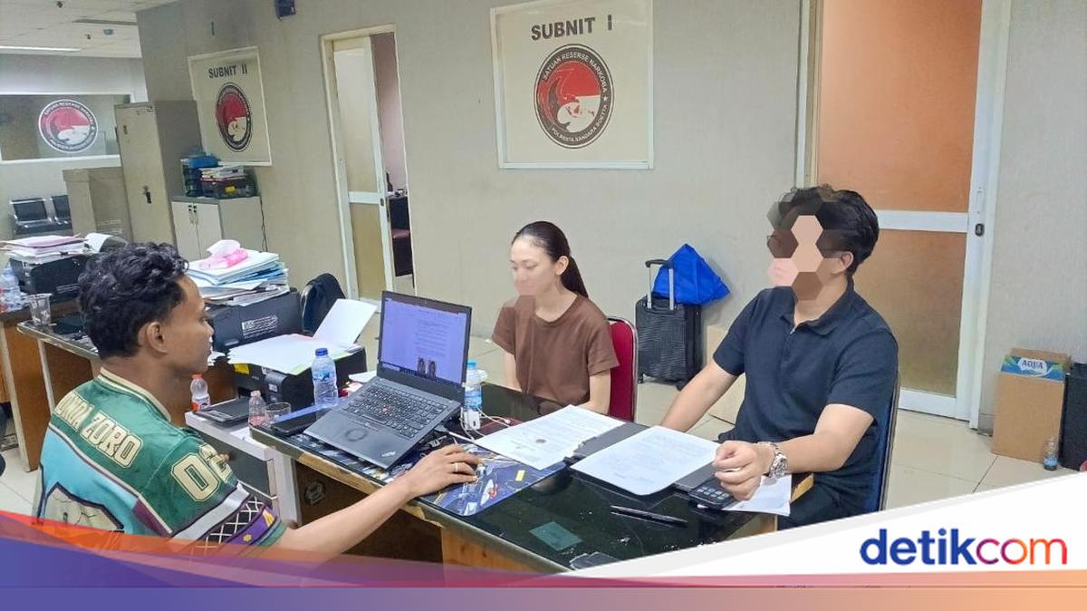Potret Selebgram Jule Diperiksa Polisi Usai Terciduk Kasus Vape Narkoba