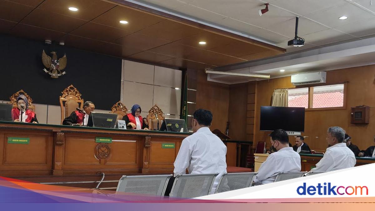 Perkara Suap, Eks Ketua PN Depok Dituntut KPK Lebih Rendah dari Wakilnya