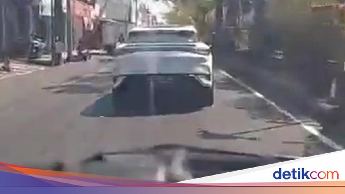 Viral Mobil Halangi Ambulans Bawa Pasien Kritis di Solo, Sopir Minta Maaf