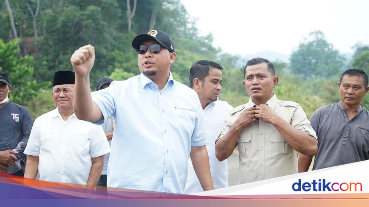 Andre Rosiade Kirim 3 Ekskavator & 2 Dump Truck Tangani Galodo Kabupaten Solok
