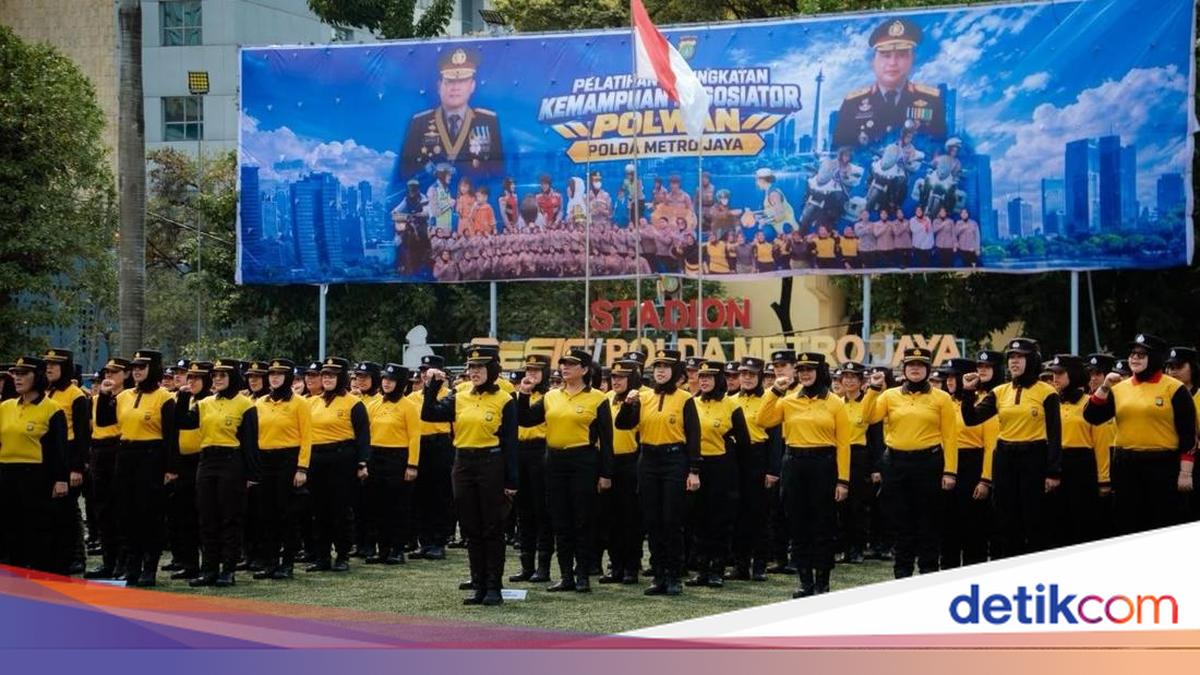 Asah Kompetensi, Polwan Polda Metro Latihan Komunikasi hingga Bela Diri