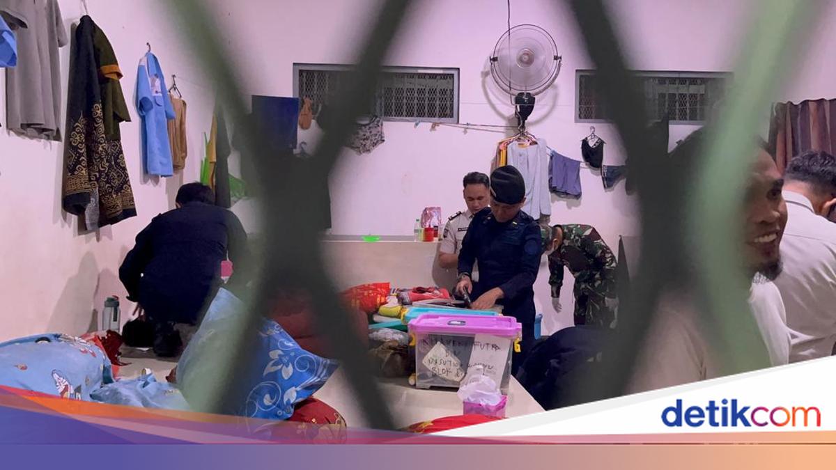 Petugas Gabungan Razia di Lapas Jambi, Napi Dites Urine