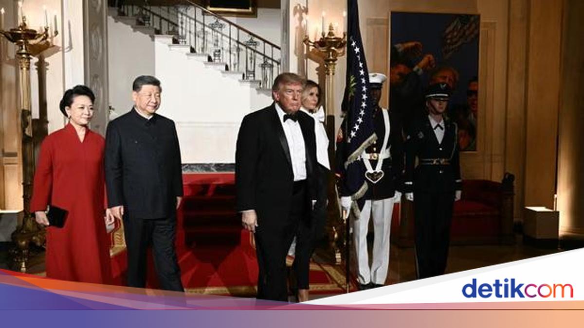 Trump dan Xi Jinping Saling Puji Saat Dinner, Bonus Tukar Kado