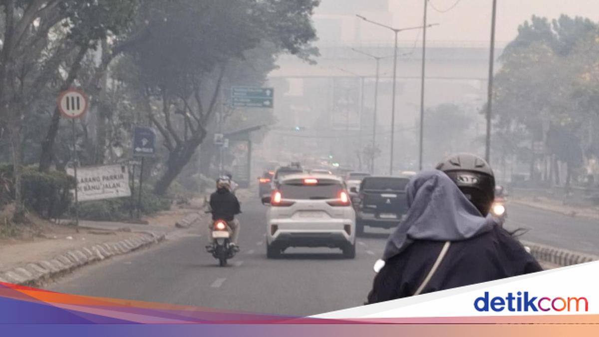 Kabut Asap di Palembang pada Sore Hari Semakin Pekat